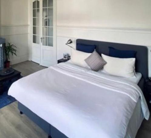 GRATIS GRATIS OPHALEN VERHUIS, Huis en Inrichting, Slaapkamer | Boxsprings, Zo goed als nieuw, Ophalen