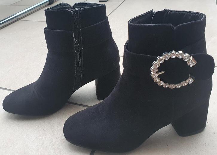 Zwarte enkellaarsjes van Mano maat 36, Vêtements | Femmes, Chaussures, Porté, Boots et Botinnes, Noir, Enlèvement ou Envoi