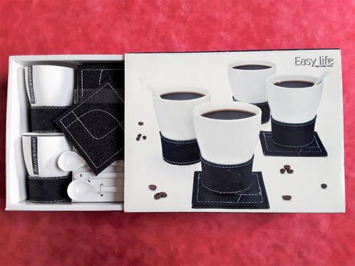 4 nieuwe porseleinen kopjes - jeans, schoteltjes, lepel, Huis en Inrichting, Keuken | Servies, Nieuw, Kop(pen) en/of Schotel(s)