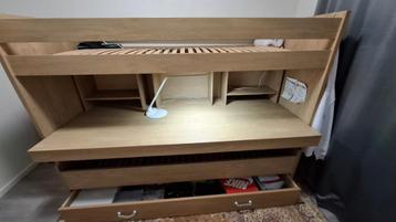 Stapelbed + 2x lattenbodems + bureau + opberglade beschikbaar voor biedingen