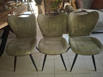 eetkamerstoelen beschikbaar voor biedingen