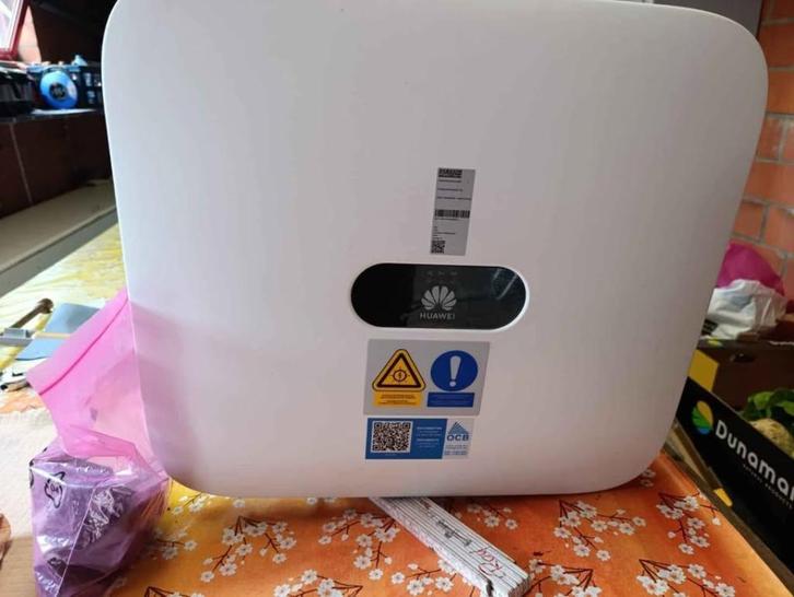 omvormer zonnepanelen, Doe-het-zelf en Bouw, Dakpannen en Dakbedekking, Zo goed als nieuw, Overige typen, Overige materialen, Ophalen