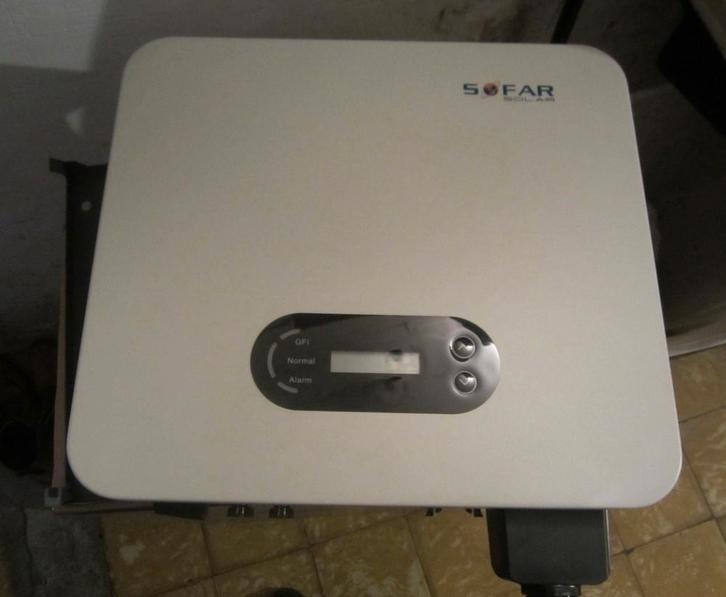 Onduleur SOFAR, 3 phases, puissance 405 Wp, 2,5 ans, Bricolage & Construction, Panneaux solaires & Accessoires, Comme neuf, Autres types