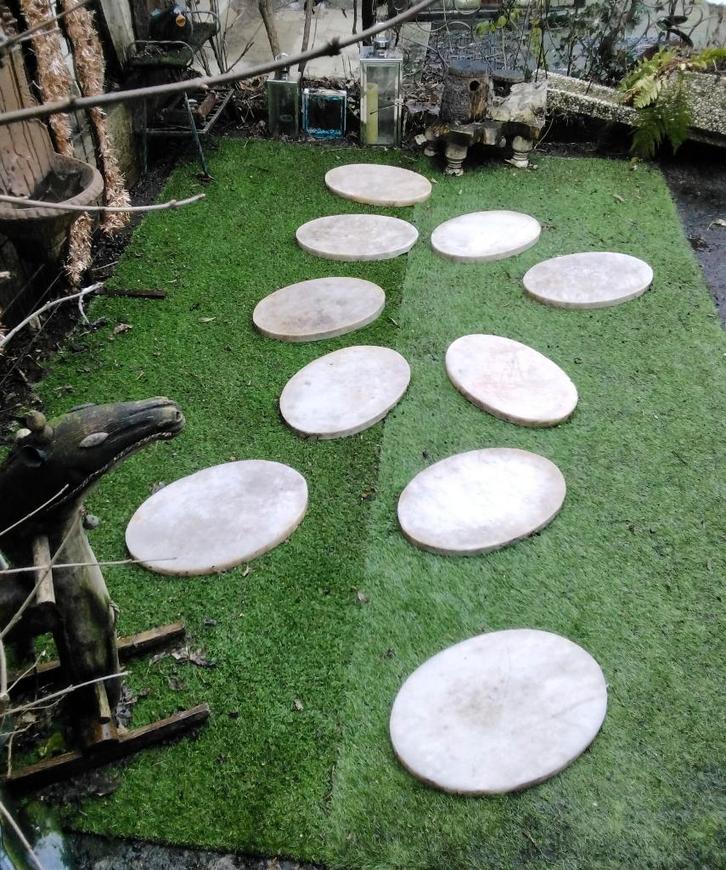 Ovalen staptegels in witte marmer (10 stuks), Tuin en Terras, Tuinbeelden, Gebruikt, Ophalen