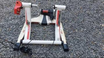 Elite Qubo Power Smart B+ fietstrainer beschikbaar voor biedingen