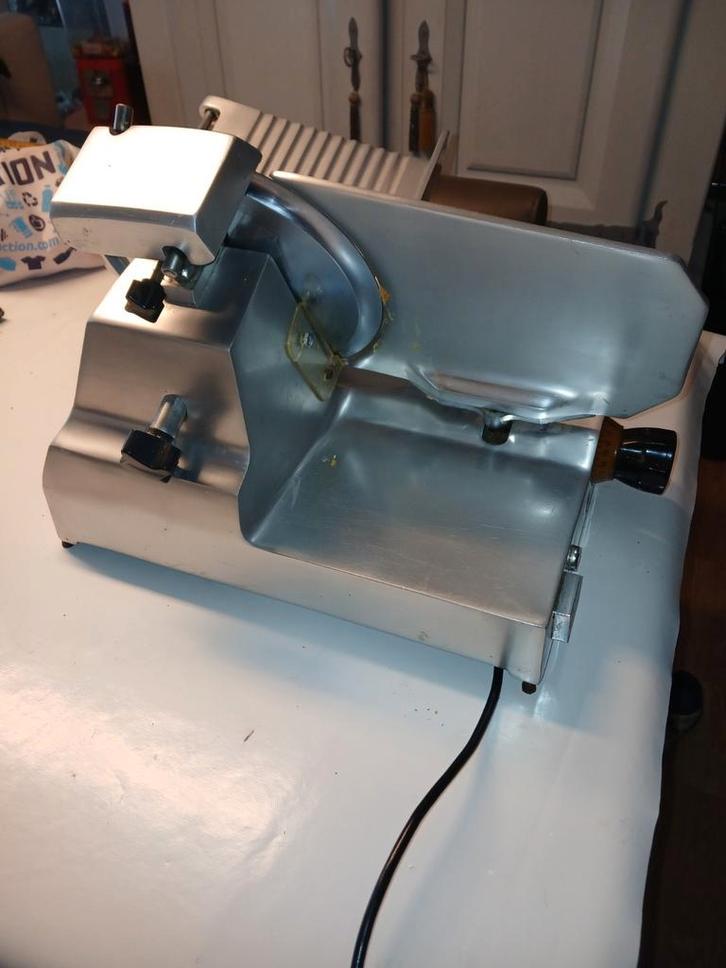 Vleesmachiene TE KOOP, Zakelijke goederen, Horeca | Keukenapparatuur, Ophalen