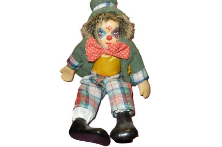 (45) -1 poupée clown, Verzamelen, Poppen, Zo goed als nieuw, Pop, Ophalen of Verzenden