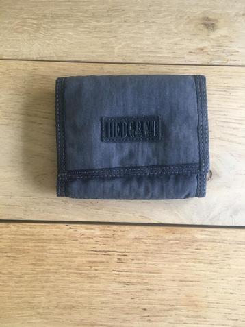 Portefeuille geldbeugel  beschikbaar voor biedingen