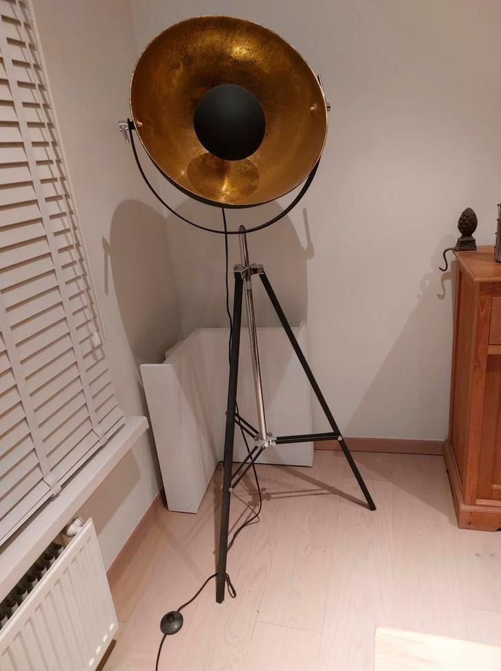 studiolamp met statief – messing look, Huis en Inrichting, Lampen | Vloerlampen, Zo goed als nieuw, Metaal, Ophalen