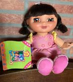 Dora zingt en spreekt,met boekje., Kinderen en Baby's, Speelgoed | Poppen, Ophalen of Verzenden, Zo goed als nieuw, Overige typen