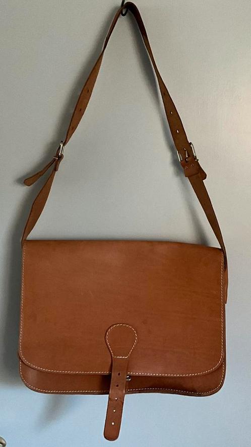 Nieuwe leren schoudertas, aktentas, koeriertas, laptoptas, Handtassen en Accessoires, Tassen | Schoudertassen, Zo goed als nieuw