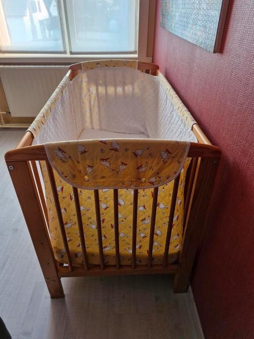 Babybedje met matras. 60 x 120 cm, Kinderen en Baby's, Babywiegjes en Ledikanten, Gebruikt, Ophalen
