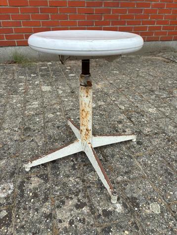 Vintage Kruk - Originele natuurljjke patine beschikbaar voor biedingen