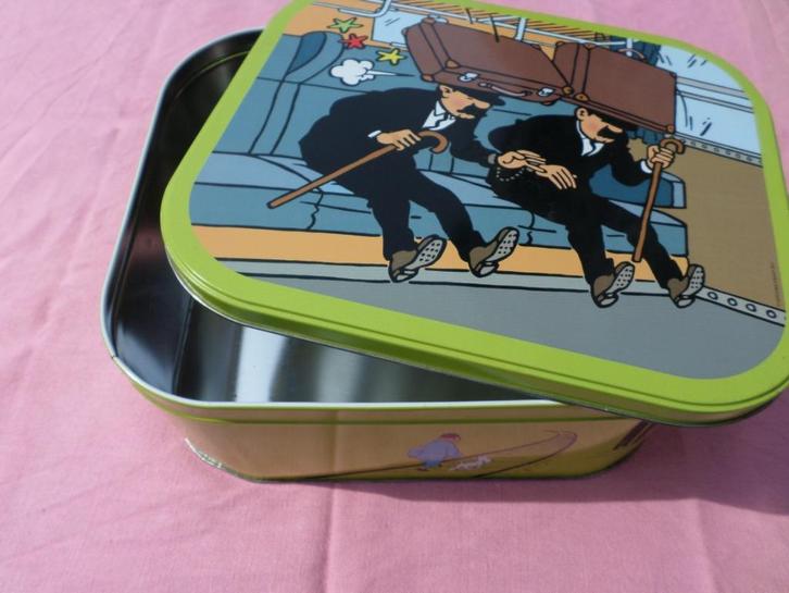 Kuifje, Dupont en Dupond, metalen doos, groene treinkoffers, Verzamelen, Blikken, Zo goed als nieuw, Koek(jes), Ophalen of Verzenden