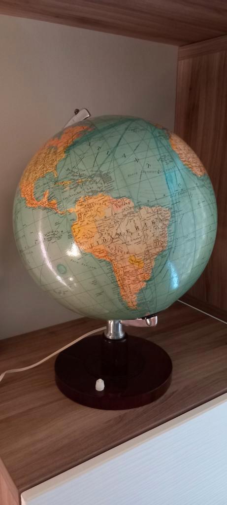 Oude lichtgevende glazen wereldkaart, Antiek en Kunst, Curiosa en Brocante, Ophalen