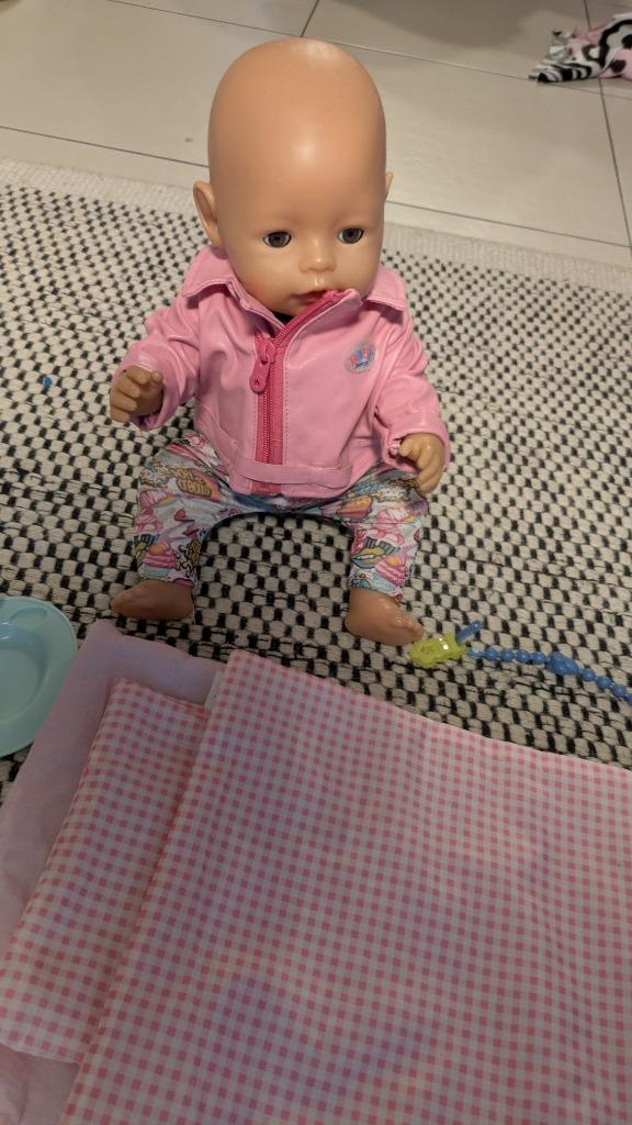 Baby Born Pop met Kleding, Accessoires & Houten Bedje, Kinderen en Baby's, Speelgoed | Poppen, Gebruikt, Babypop, Ophalen