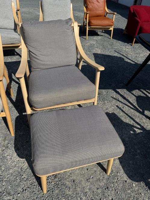 relax stoel merk Ercol + pouf, Huis en Inrichting, Zetels | Voetbanken en poefs, Zo goed als nieuw, Stof, Ophalen