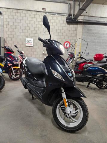 Piaggio Fly 50cc klasse B 4 takt 2017 13.435 km - Topstaat! beschikbaar voor biedingen