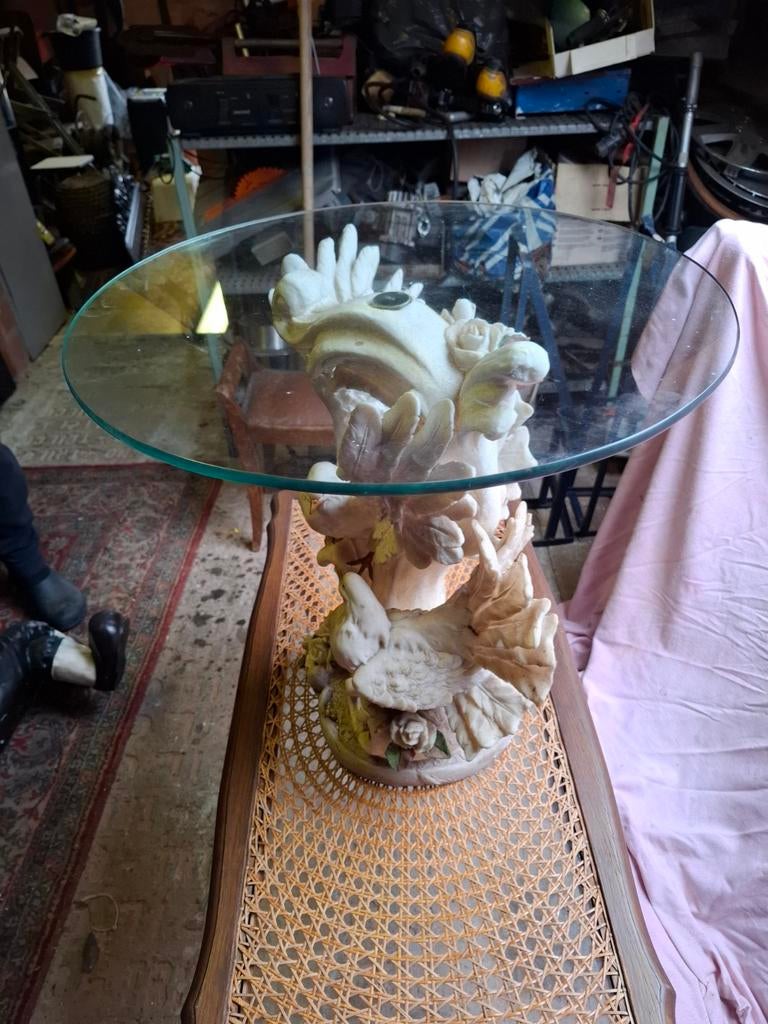 Salontafel met glazen blad op voet met vogels, Enlèvement