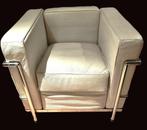 Replica CORBUSIER LC2 type zeteltjes in wit leder, Huis en Inrichting, Ophalen, Zo goed als nieuw, Eenpersoons, Metaal
