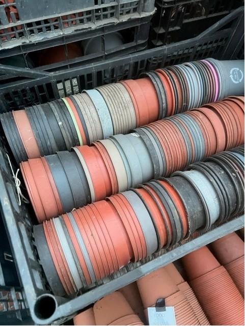 kweekpotten bloempotten 12 x 9 cm, Tuin en Terras, Bloempotten, Zo goed als nieuw, Kunststof, Binnen, Balkon, Tuin, Minder dan 40 cm