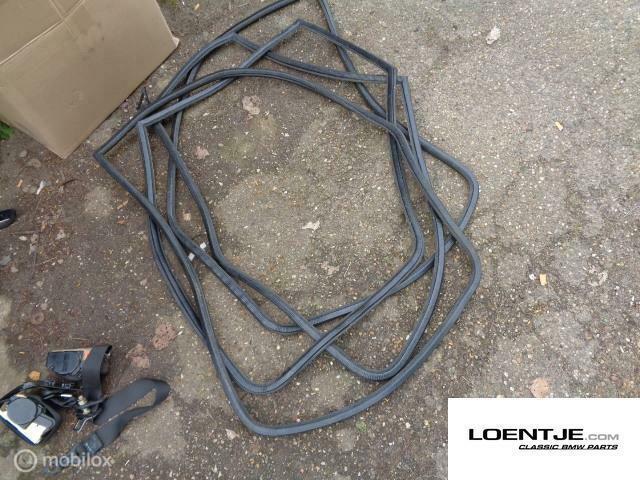 Set deurrubbers BMW e30 touring 325i 320i 318i 316i, Auto-onderdelen, Klein materiaal, BMW, Gebruikt, Ophalen of Verzenden
