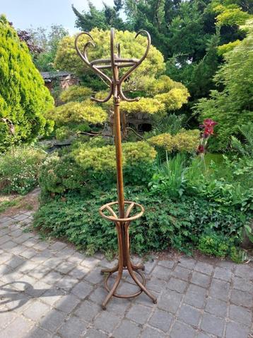 Ancien porte -manteau en bois courbé beschikbaar voor biedingen