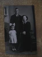 Antieke oude Vintage familie gezin foto 3, 1940 tot 1960, Foto, Zo goed als nieuw, Verzenden