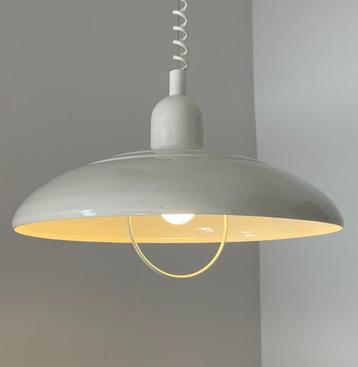 Vintage beige metalen Space Age hanglamp beschikbaar voor biedingen