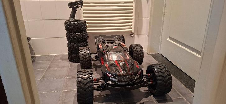 Arrma Kraton EXB 8S (1/5 scale), Hobby & Loisirs créatifs, Modélisme | Radiocommandé & Téléguidé | Voitures, Comme neuf, Voiture off road