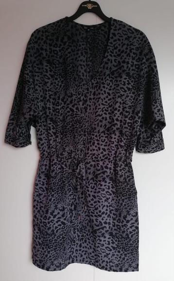 Grijze damesjurk met luipaardmotief (zwart), maat 34 beschikbaar voor biedingen