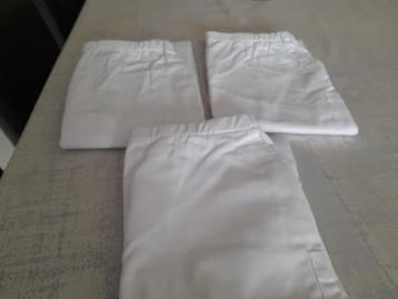 Trois nouveaux pantalons d ' infirmière
