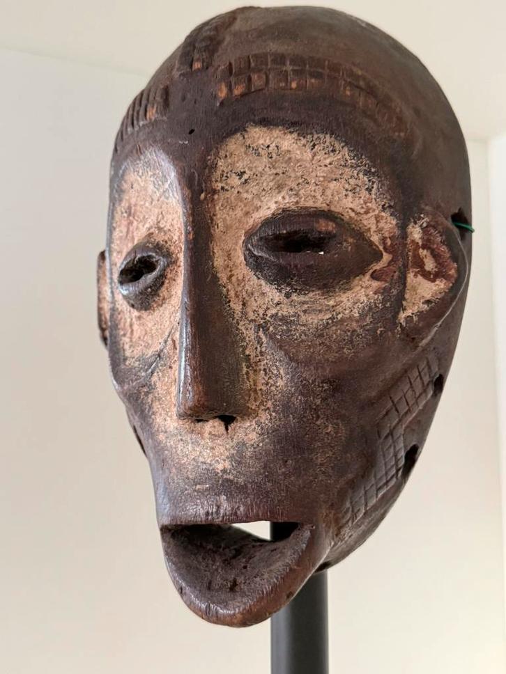 Lega masker met certificaat, Antiek en Kunst, Kunst | Niet-Westerse kunst, Ophalen of Verzenden