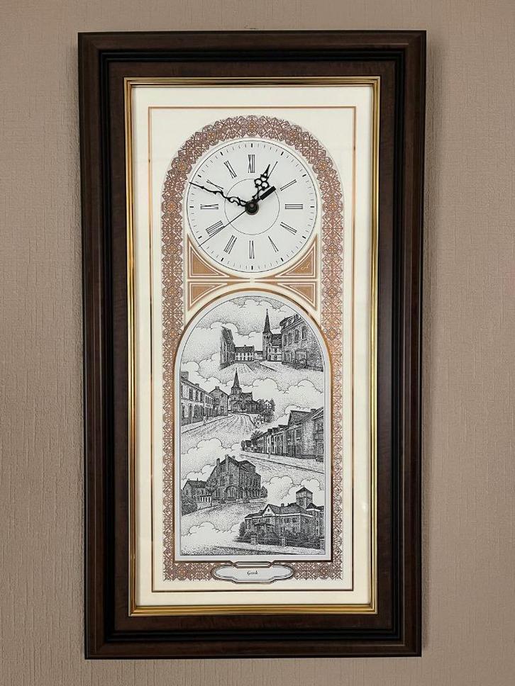 Decoratieve wandklok met thema Genk, Huis en Inrichting, Woonaccessoires | Wanddecoraties, Zo goed als nieuw, Ophalen