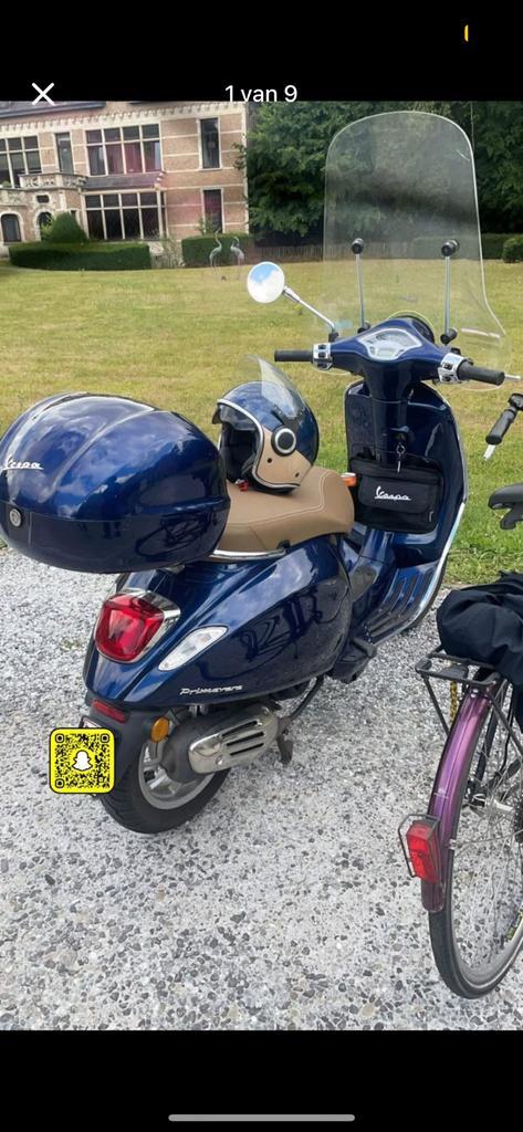 Vespa primavera bklasse lage km stand, Fietsen en Brommers, Snorfietsen en Snorscooters, Zo goed als nieuw, Vespa, Ophalen