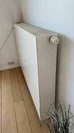 Radiator 165 B x 92H - wit - thermost. Kraan - in De Haan, Ophalen, Gebruikt, Radiator