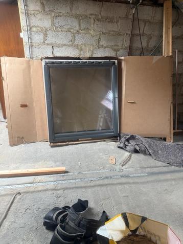 velux 3 jaar oud met barst in kader  beschikbaar voor biedingen