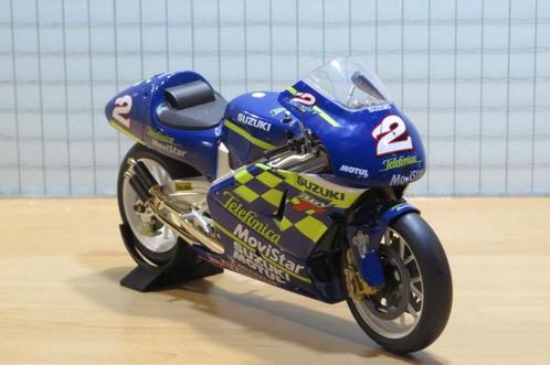 Kenny Roberts jr. Suzuki RGV500 2000 1:12 los, Hobby en Vrije tijd, Modelauto's | 1:5 tot 1:12, Zo goed als nieuw, Motor, 1:9 t/m 1:12