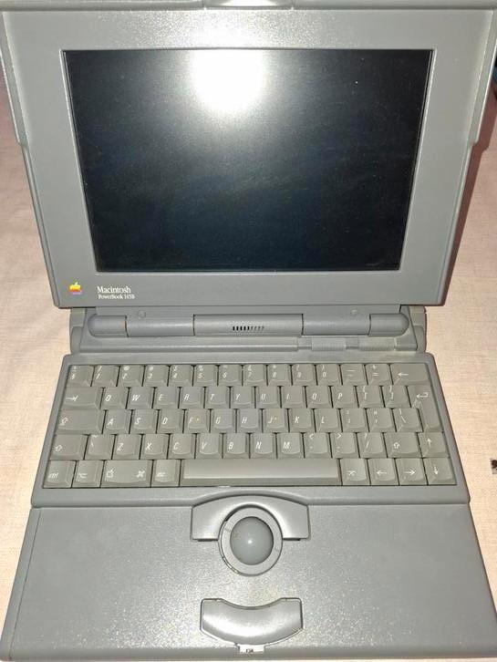 Macintosh PowerBook 145B – vintage Apple laptop, Computers en Software, Apple Macbooks, Niet werkend, Onbekend, Onbekend, Ophalen