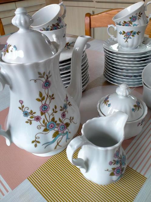 Porseleinen eet en koffieservies Bavaria., Antiek en Kunst, Antiek | Servies compleet, Ophalen