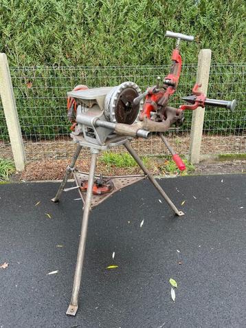 Ridgid 300 draadsnijmachine van 1/2" tot 2". beschikbaar voor biedingen