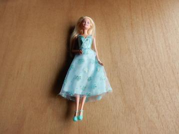 nr.347 - Barbie met lichtblauwe jurk