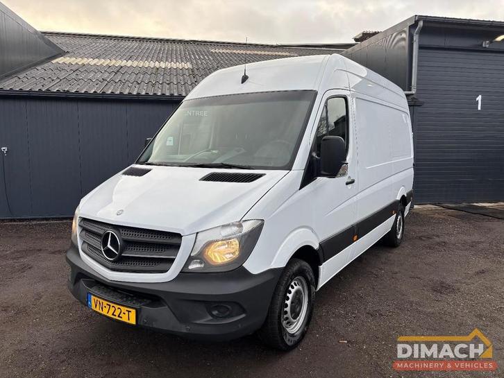 Mercedes-Benz 216 Sprinter 216 - airco- L2H2 - trekhaak - to, Autos, Camionnettes & Utilitaires, Entreprise, Mercedes-Benz, Diesel