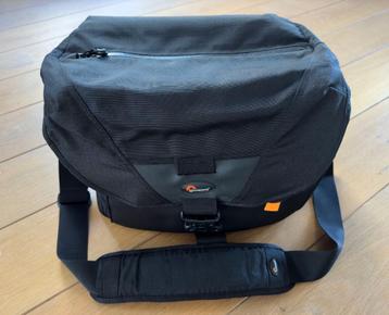 Lowepro Stealth Reporter D550AW fototas beschikbaar voor biedingen