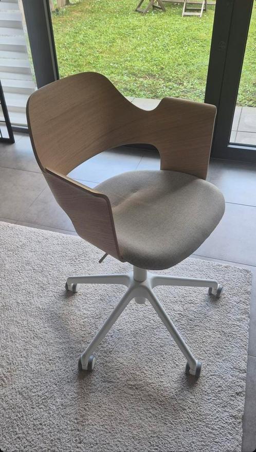 Chaise de bureau ajustable, Huis en Inrichting, Bureaustoelen, Zo goed als nieuw, Bureaustoel, Beige, Ophalen
