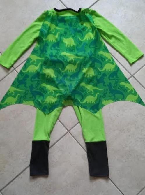 verkleedpak dino groen m 104, Kinderen en Baby's, Carnavalskleding en Verkleedspullen, Zo goed als nieuw, 104 of kleiner, Ophalen of Verzenden