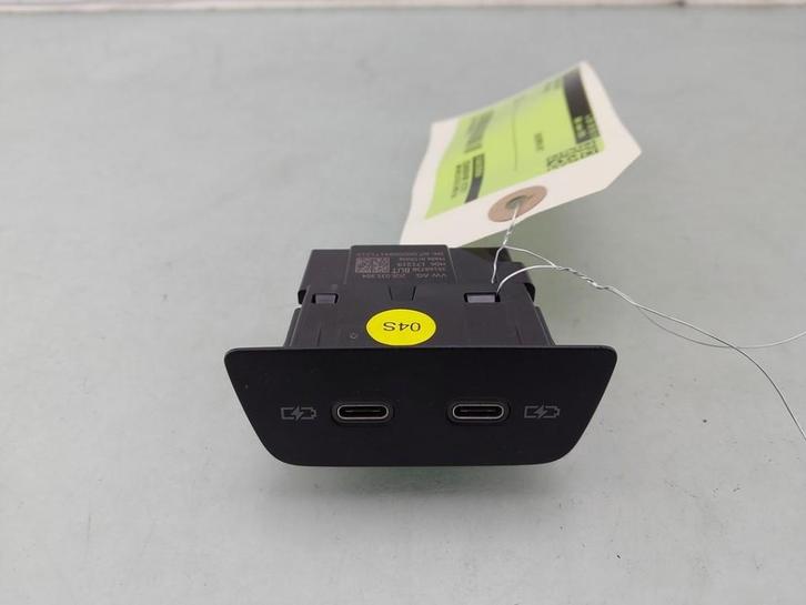 DIVERSEN AUX/USB aansluiting Golf VIII (CD1) (|2G6035954|), Auto-onderdelen, Overige Auto-onderdelen, Volkswagen, Gebruikt