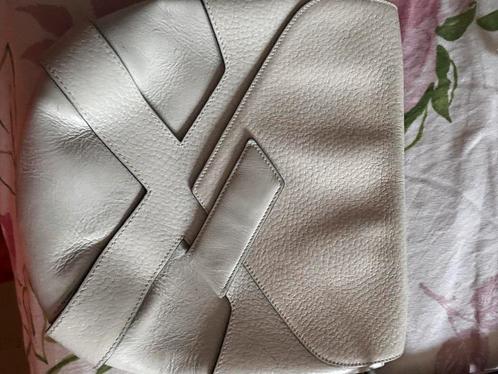 Delvaux crossbody, Handtassen en Accessoires, Tassen | Damestassen, Gebruikt, Schoudertasje, Wit, Ophalen of Verzenden