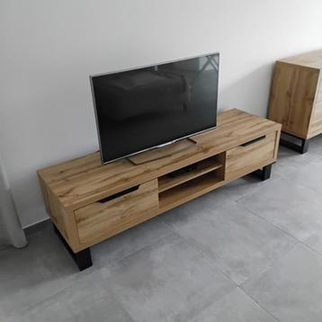 tv kast beschikbaar voor biedingen