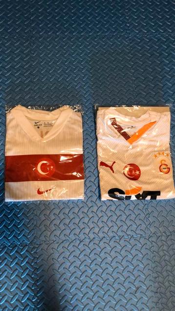 Voetbal shirts  beschikbaar voor biedingen